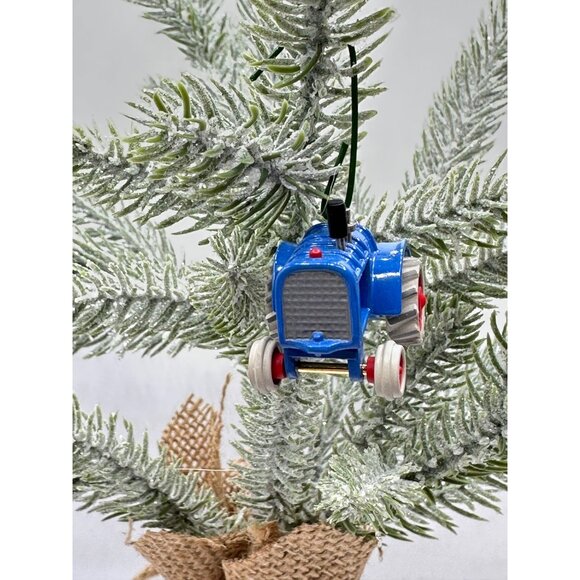 Hallmark Ornament Antique Tractors Series 1999 Miniature Blue Red Barn QXM4567 - Picture 3 of 10